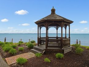 1 Seal Harbor Rd 413, Winthrop MA 02152