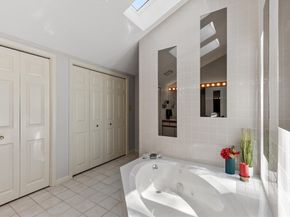 77 Parkhurst Dr 77, Westford MA 01886