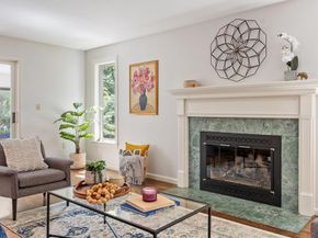 77 Parkhurst Dr 77, Westford MA 01886
