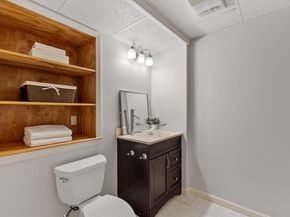 77 Parkhurst Dr 77, Westford MA 01886