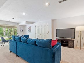 77 Parkhurst Dr 77, Westford MA 01886
