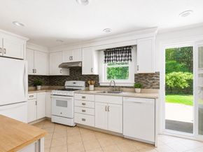 47 Old Colony Ln 240, Marshfield MA 02050