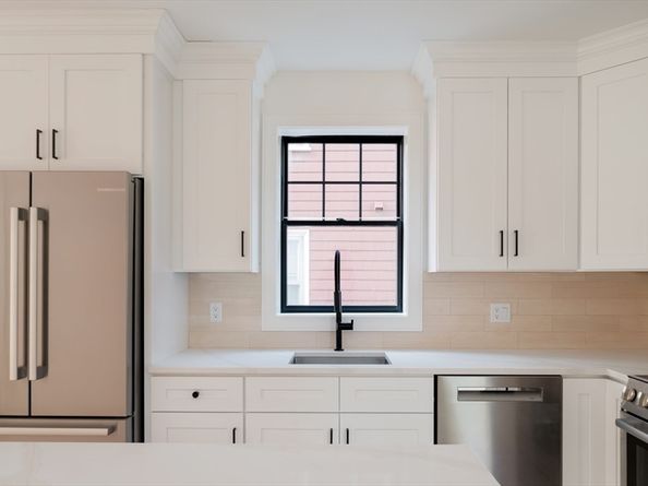 387 Norfolk St 1, Cambridge MA 02139