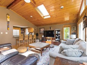 32 Smith Ave, Newton MA 02465