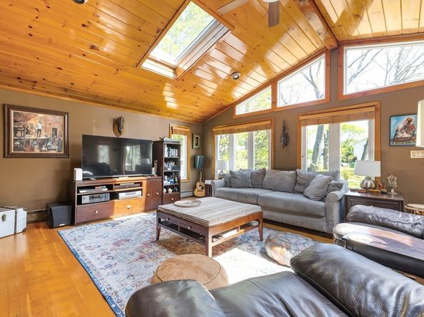 32 Smith Ave, Newton MA 02465