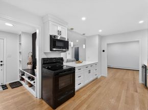 52 High St, Hudson MA 01749