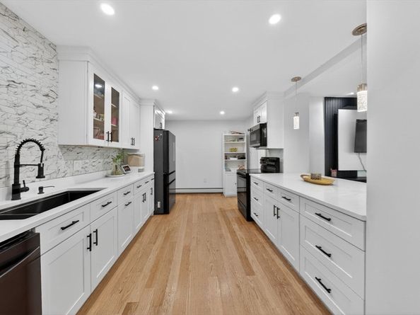 52 High St, Hudson MA 01749