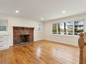 50 Pine Grove Rd, Lunenburg MA 01462