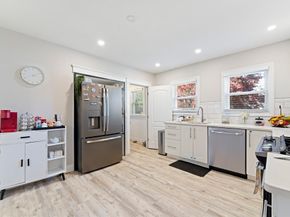 22 Frank St, Worcester MA 01604