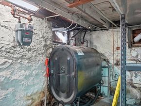 68 Western Ave, Lynn MA 01904