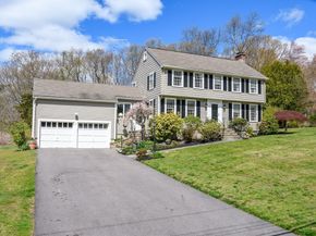7 Woodleigh Rd, Natick MA 01760
