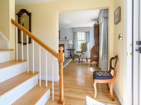 7 Woodleigh Rd, Natick MA 01760