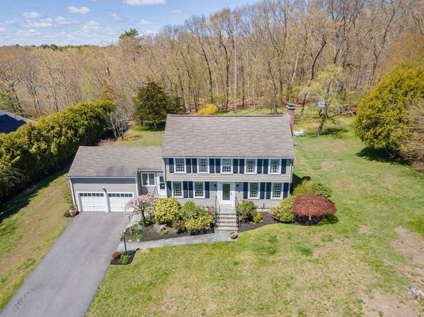 7 Woodleigh Rd, Natick MA 01760