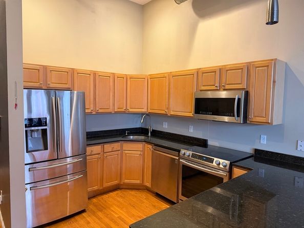54 Central Sq 4A, Lynn MA 01901