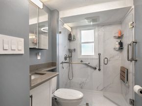 9 G St, Hull MA 02045