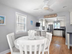 9 G St, Hull MA 02045