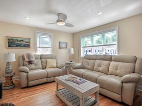 9 G St, Hull MA 02045