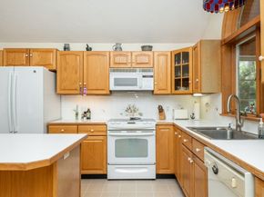 37 Colrain Rd, Topsfield MA 01983