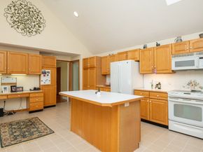 37 Colrain Rd, Topsfield MA 01983