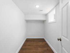 8 Sussex Ln, Worcester MA 01602