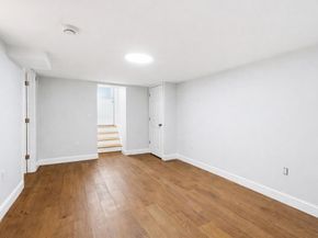 8 Sussex Ln, Worcester MA 01602