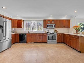14 Mctaggart St, Westborough MA 01581