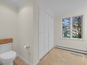 14 Mctaggart St, Westborough MA 01581