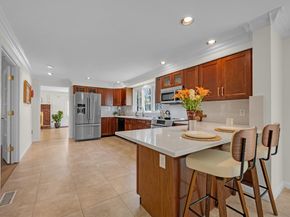 14 Mctaggart St, Westborough MA 01581