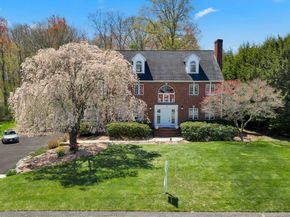 14 Mctaggart St, Westborough MA 01581
