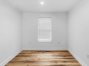 8 Cottage St, Wareham MA 02571