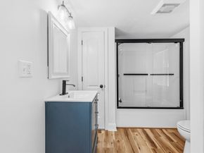 8 Cottage St, Wareham MA 02571
