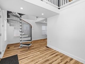 8 Cottage St, Wareham MA 02571