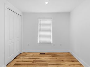 8 Cottage St, Wareham MA 02571