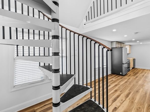 8 Cottage St, Wareham MA 02571