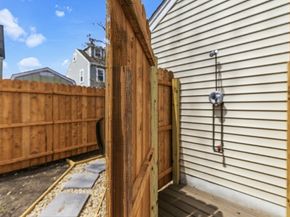 8 Cottage St, Wareham MA 02571