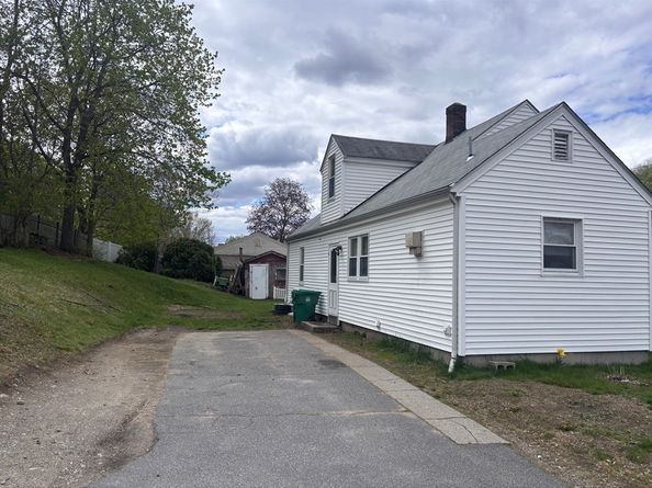 349 Oak St, Clinton MA 01510
