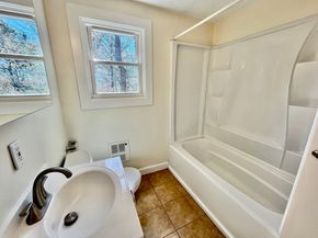 176 Main St A, Rockport MA 01966