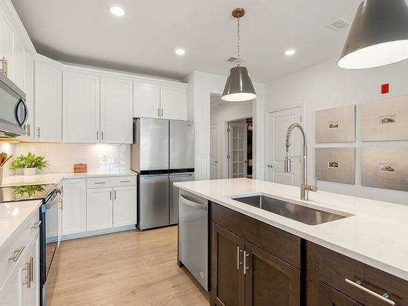 30 Coppersmith Way 304, Canton MA 02021