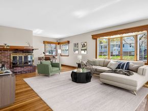 6 Cunha Rd, Peabody MA 01960