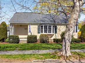 6 Cunha Rd, Peabody MA 01960