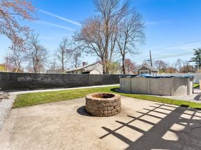 3 Bernadette St, Fitchburg MA 01420