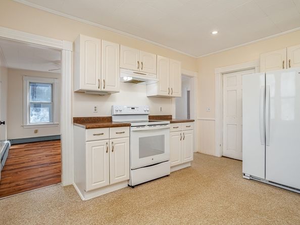 242 Pine St, Gardner MA 01440