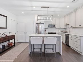 910 Saratoga St 20, Boston MA 02128