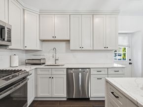910 Saratoga St 20, Boston MA 02128