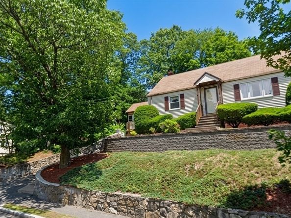 19 Saville St, Saugus MA 01906