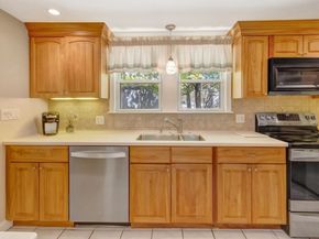 19 Saville St, Saugus MA 01906