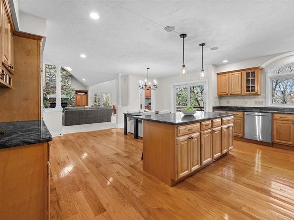 10 Fatima Dr, Ashland MA 01721