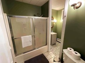 35 Iowa St, Worcester MA 01602