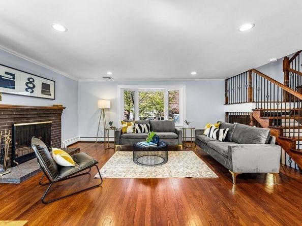 255 Worthen Rd East, Lexington MA 02421
