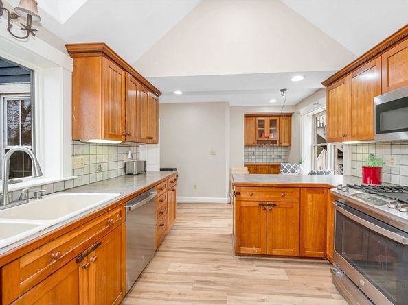 856 Main Street, Reading MA 01867